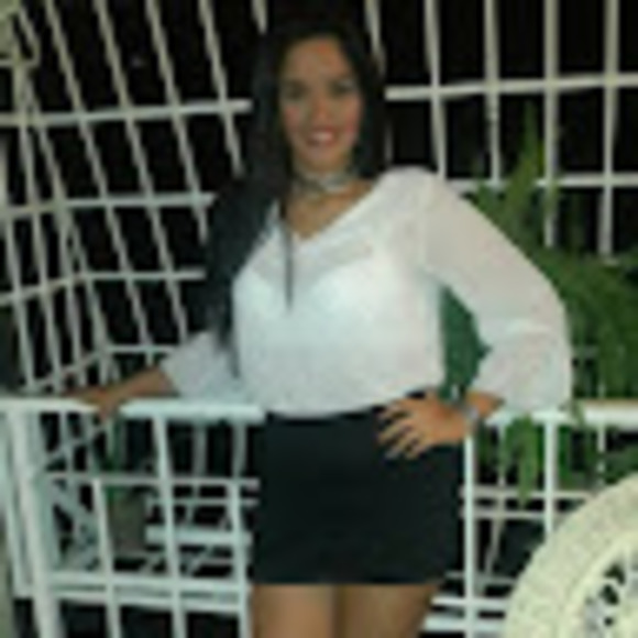 Meet your Posher, Alejandra - Picture 1 of 1